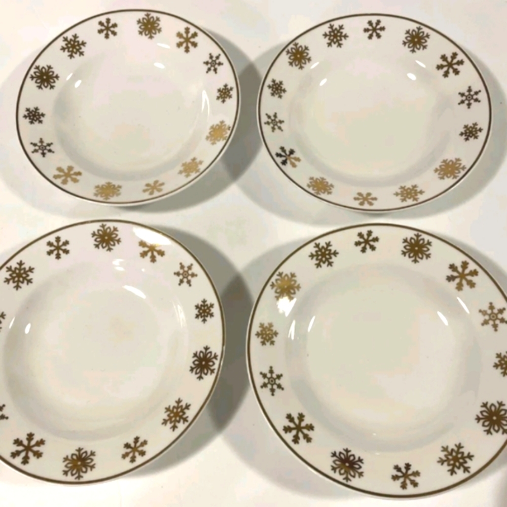 Gibson Christmas Celebration Set of 4 Cereal Soup Bowl Gold Rim w/ Snowflakes